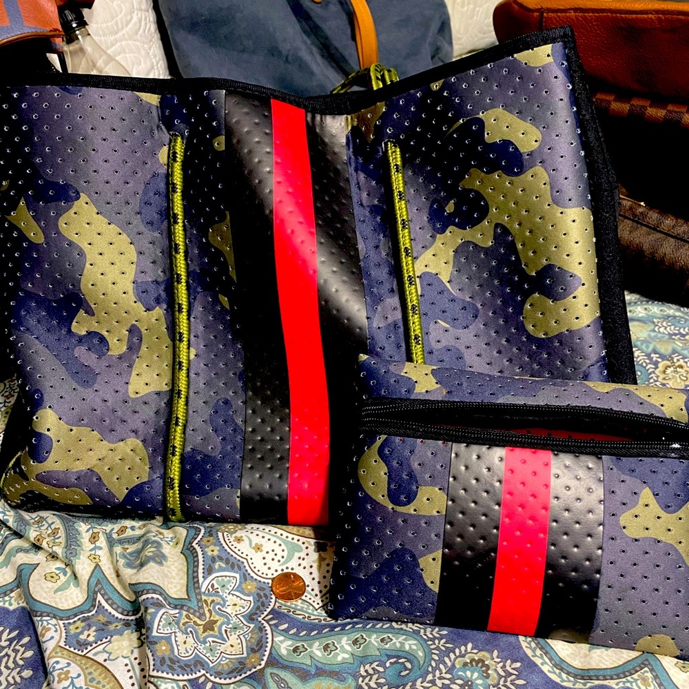 New Neoprene tote with wallet